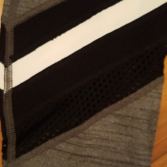 Lunair  brand Australia size small - Picture 5 of 7